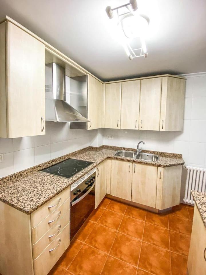 Residencial Leyra, Piso Centrico De 6 Habitaciones, 8 Camas Саламанка Экстерьер фото