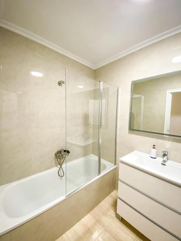 Residencial Leyra, Piso Centrico De 6 Habitaciones, 8 Camas Саламанка Экстерьер фото